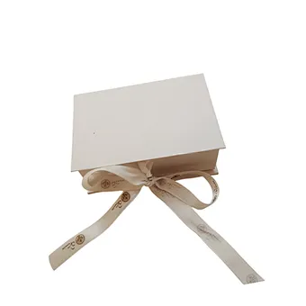 Chinese Manufacturer Wholesale Printed Paper Gift Box with Ribbon